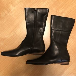 NWOT- Gucci black soft leather pointy boots.